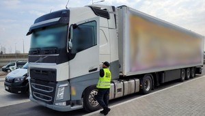 Kierowca tira tą sztuczką zaimponowałby co najwyżej dzieciom. Inspektorzy ITD nie dali się nabrać