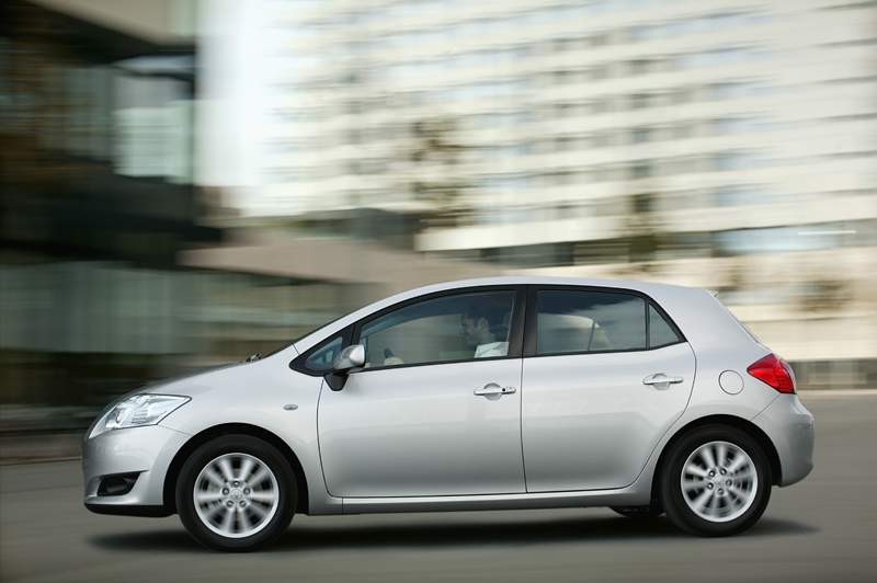 Toyota Auris dostane nové motory 1,6 Valvematic (97 kW) a 1,8 Valvematic (108 kW) a inovované turbodiesely