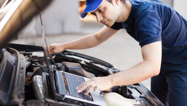 Tysiące samochodów w Polsce do naprawy
