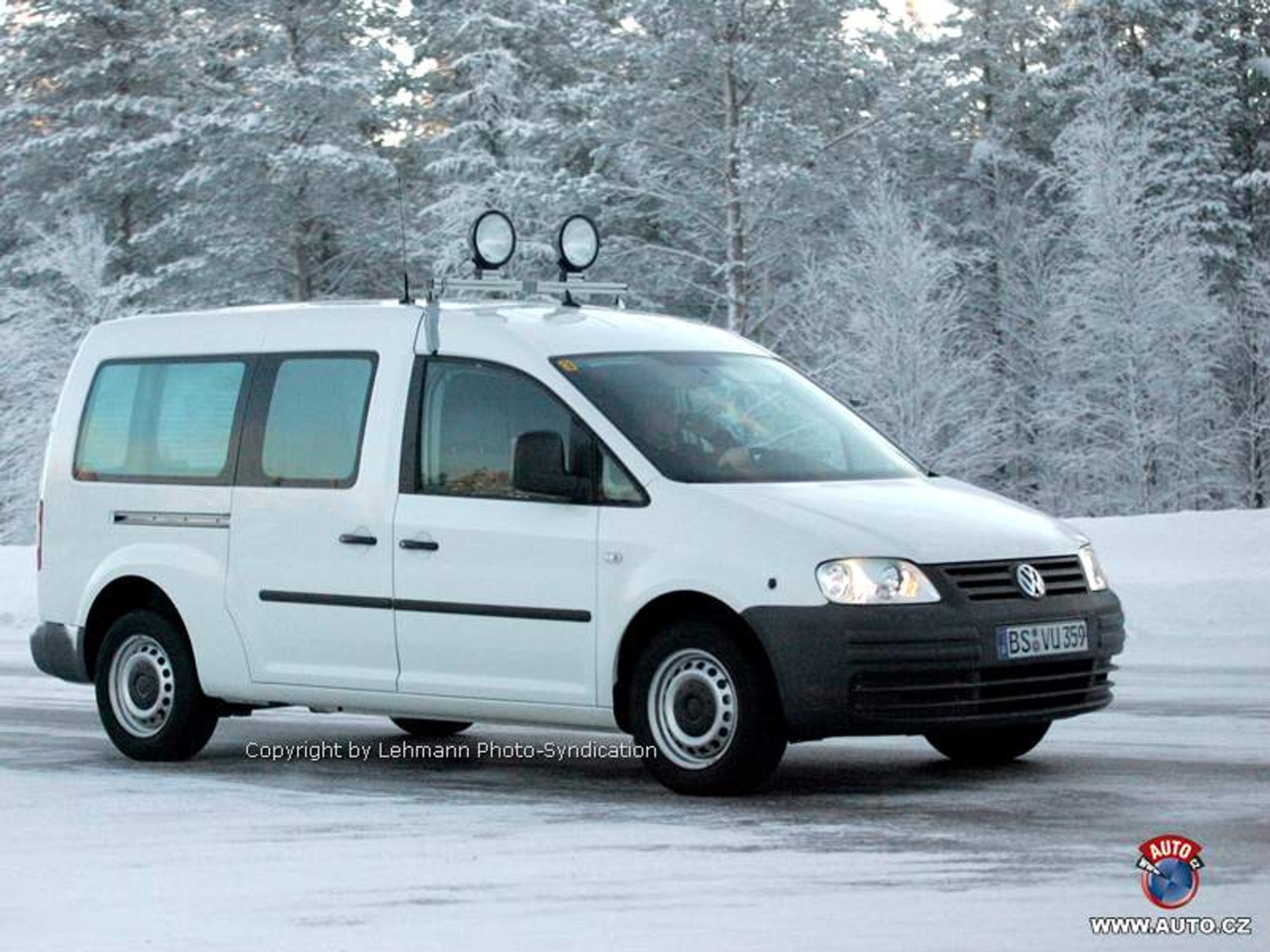 Zdjęcia szpiegowskie: VW Caddy XXL, Fiat Doblo i Citroen Berlingo