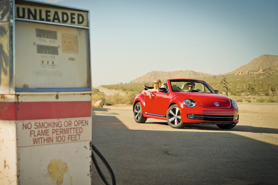Volkswagen Beetle Cabriolet na wiosnę