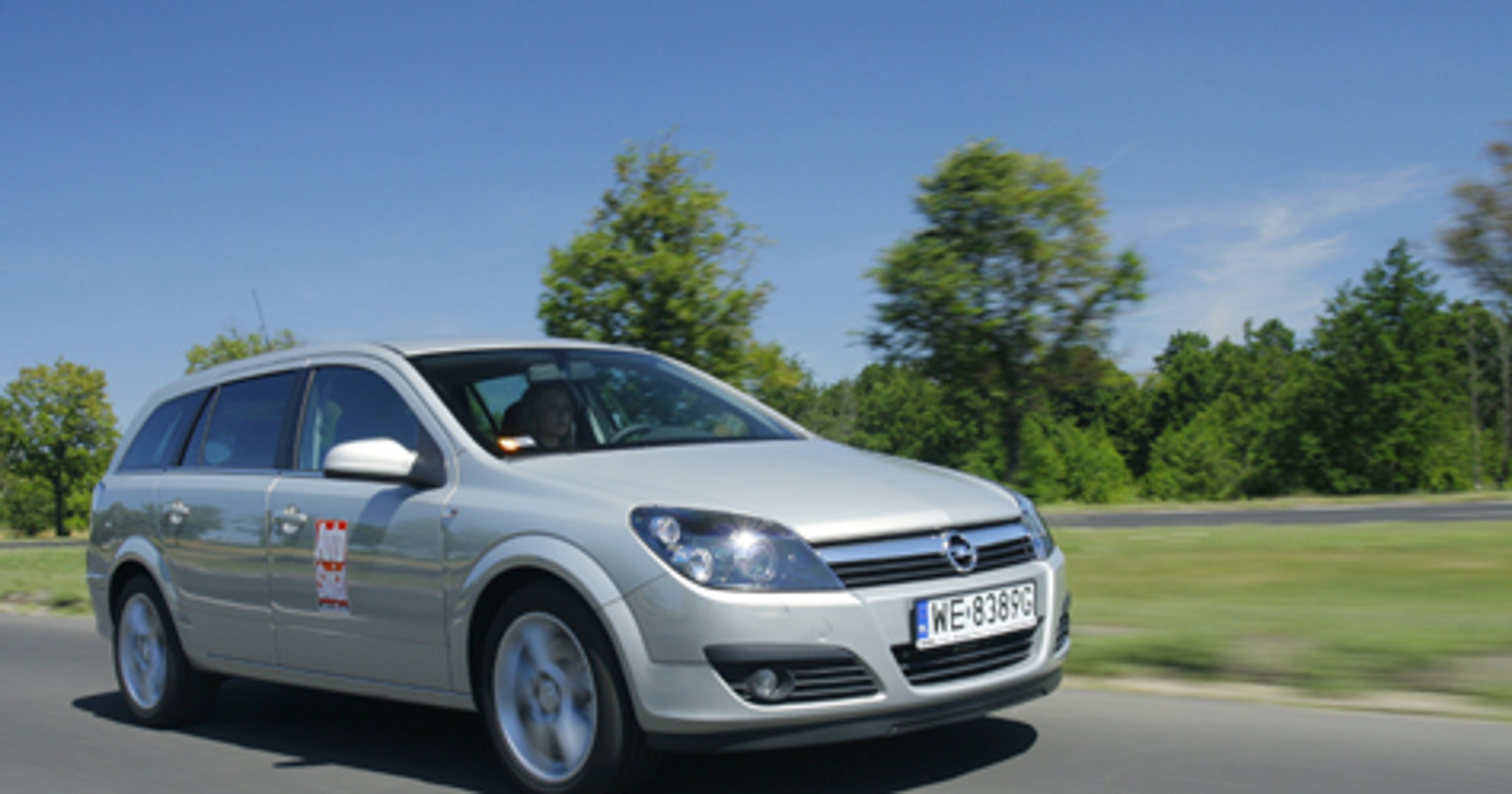 Opel Astra kombi 2.0 Turbo - Pocisk z bagażnikiem