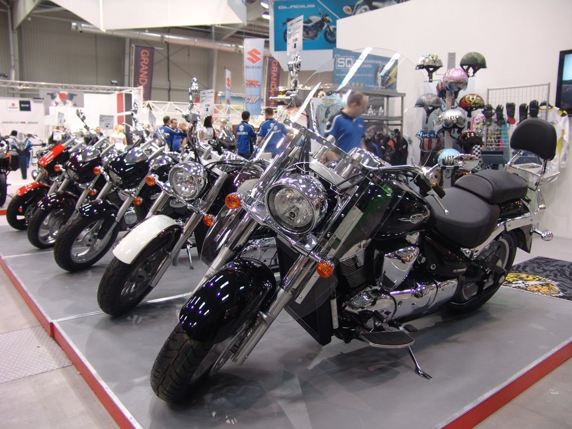 III Ogólnopolska Wystawa Motocykli i Skuterów: premiery i atrakcyjne hostessy (galeria)