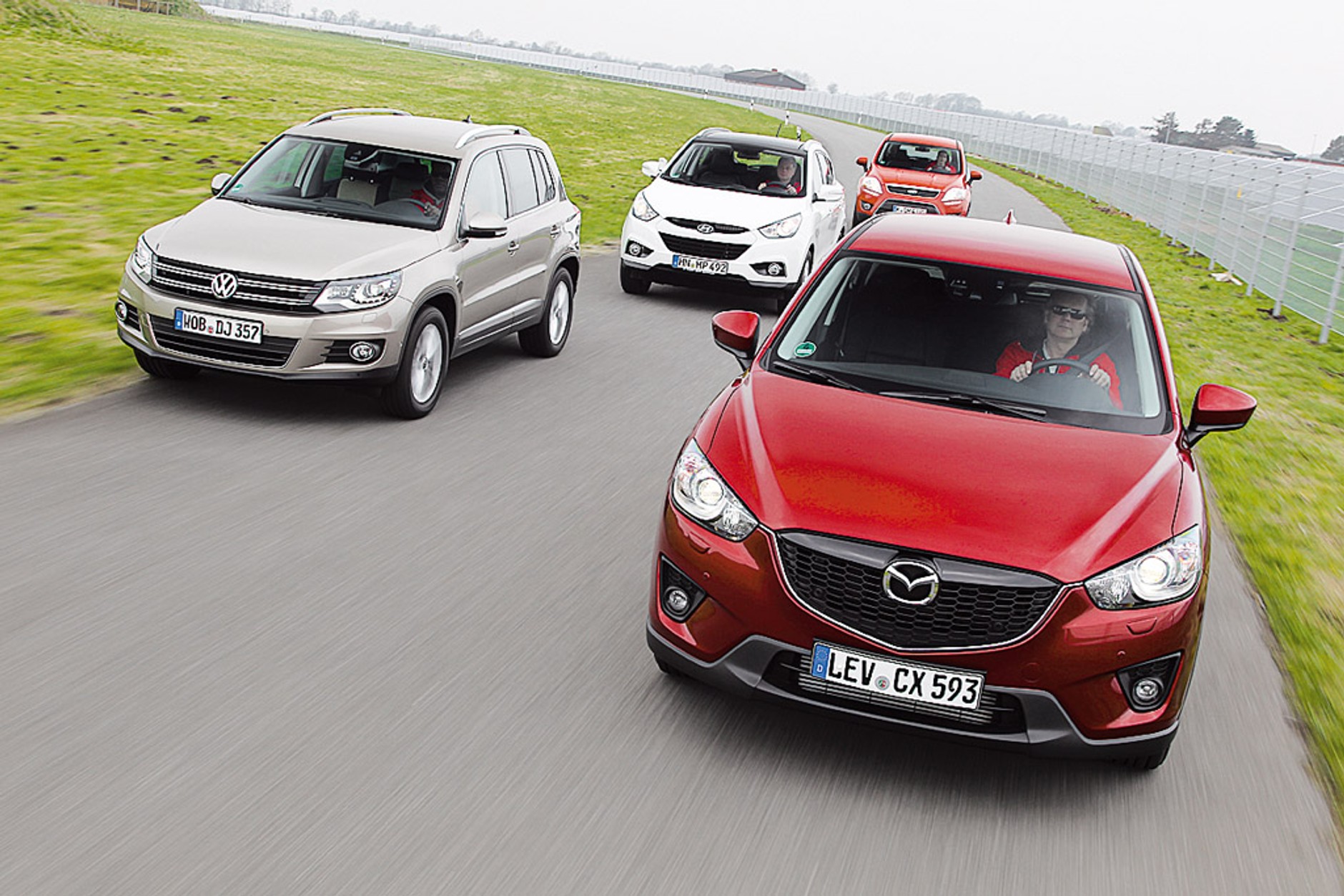 Mazda CX-5 kontra Volkswagen Tiguan, Hyundai ix35 i Ford Kuga: porównanie kompaktowych SUV-ów