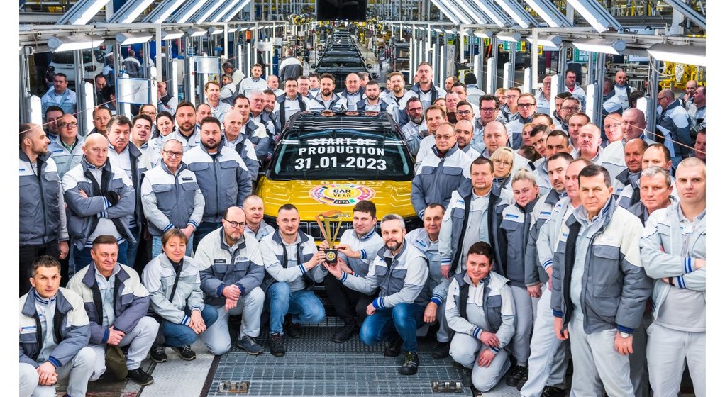 Zakład Stellantis w Tychach rozpoczyna produkcję modelu Jeep® Avenger – zdobywcy tytułu „European Car of the Year 2023”