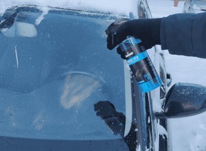 Innowacyjny odmrażacz do szyb. Rewolucja z branży lotniczej niszczy lód w 15 sekund.
