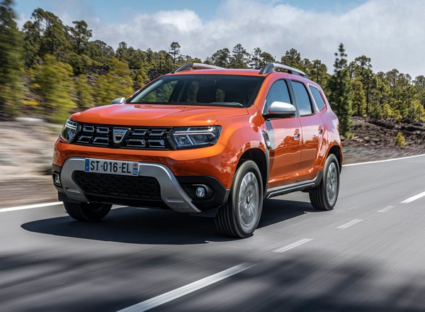 Dacia Duster po liftingu z polskim cennikiem. Jest prestiż, "automat" i 4x4