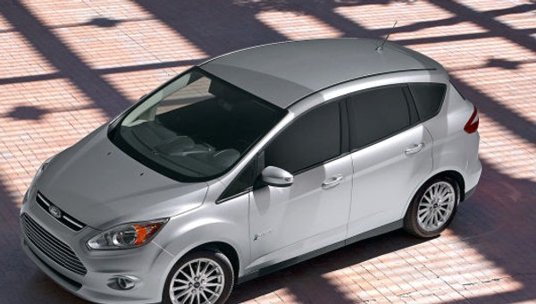 Ford C-Max Hybrid: hybryda dla rodziny?