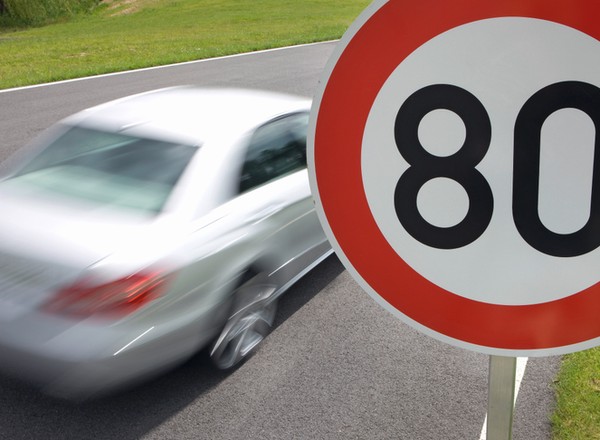 Nowe ograniczenie prędkości na autostradach. Czy to ma sens? Brzmi bardzo groźnie