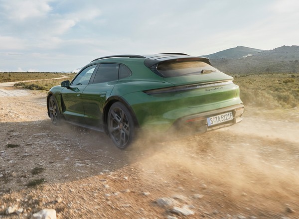 Porsche Taycan Cross Turismo - elektryk do zadań specjalnych