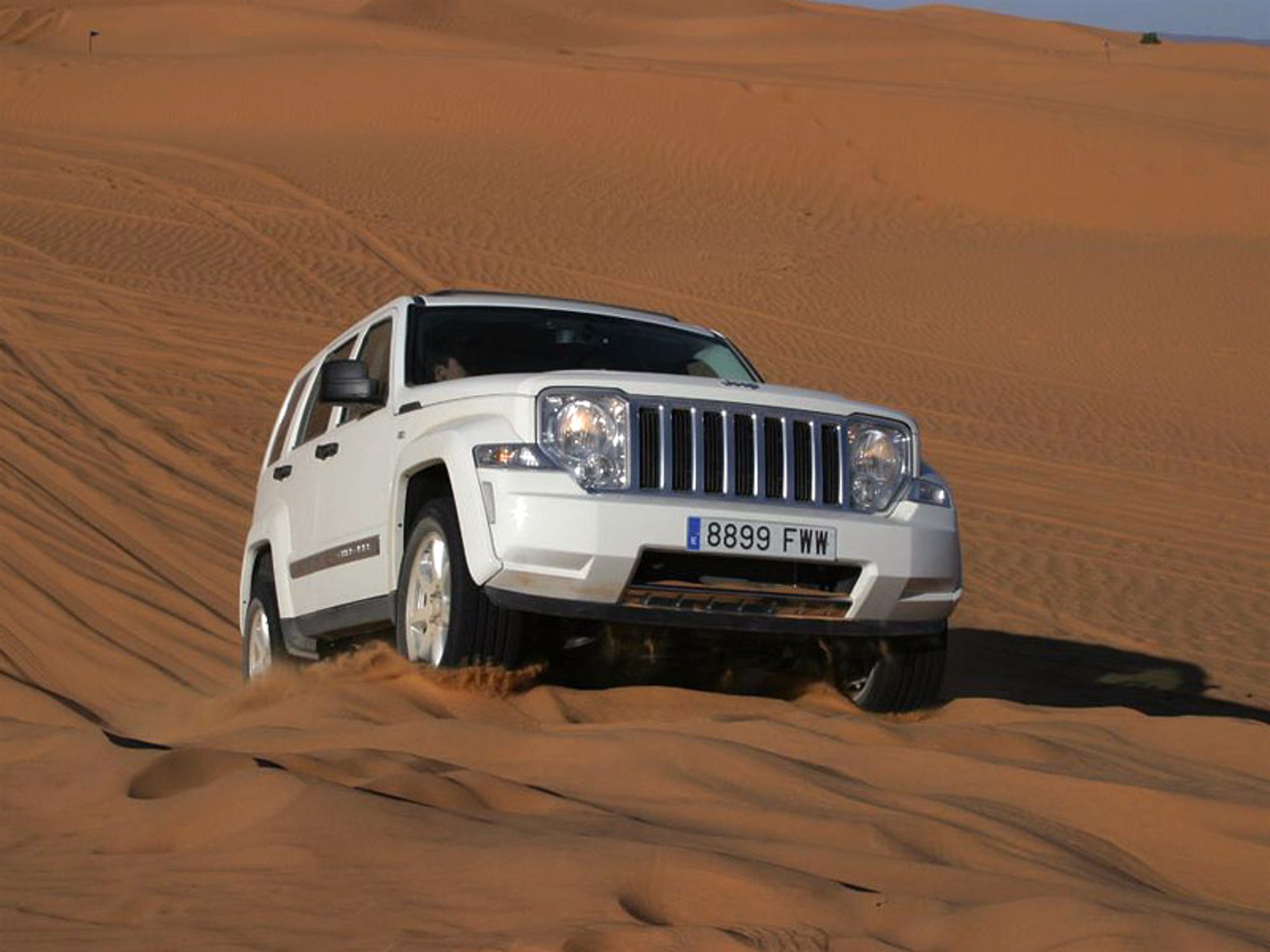 Jeep Cherokee na trasie Dakaru – pierwsze wrażenia z jazdy