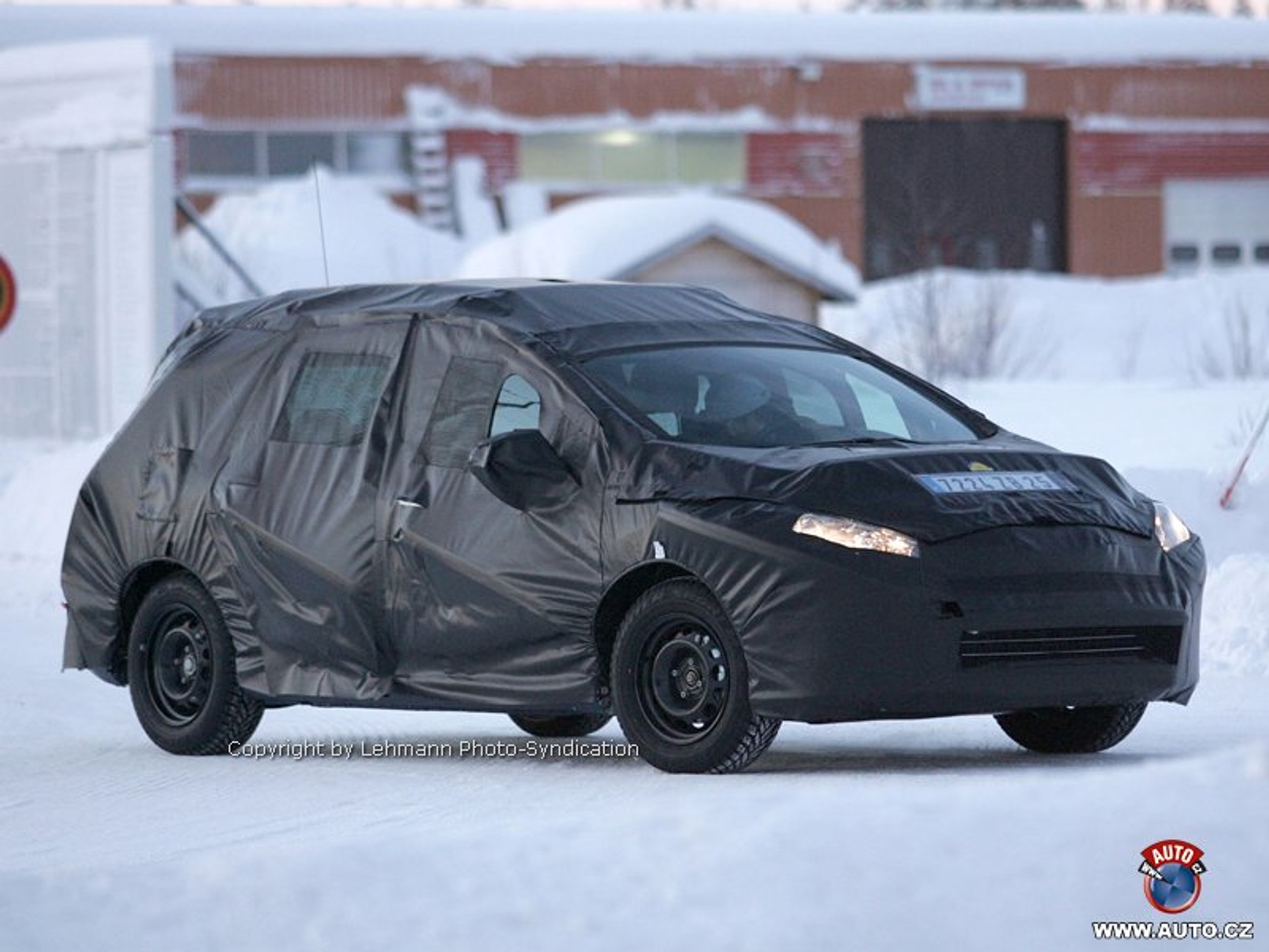 Zdjęcia szpiegowskie: Nowy Peugeot 308 w czterech wersjach