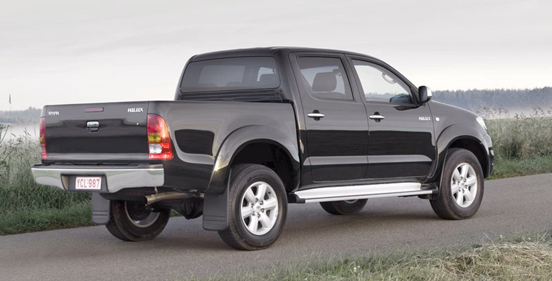 Toyota Hilux: restyling pickupa na nowy rok modelowy