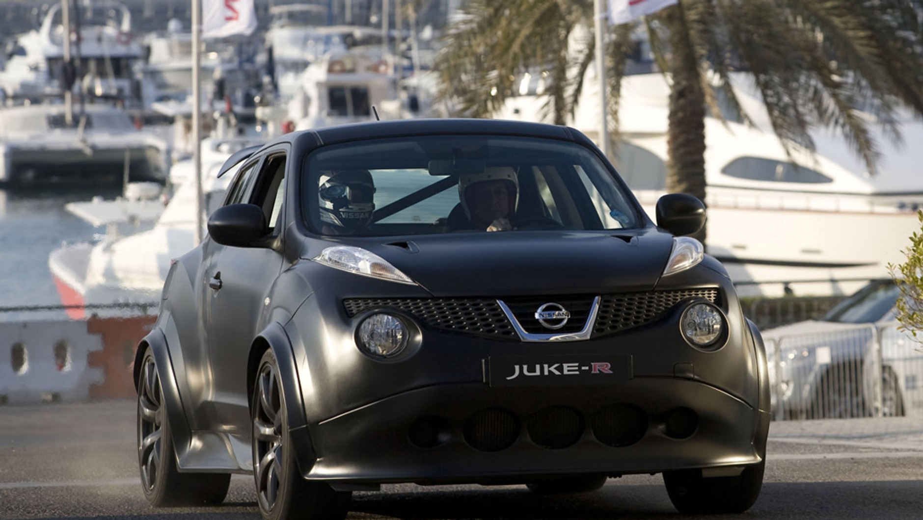 Nissan Juke-R: ognisty potwór