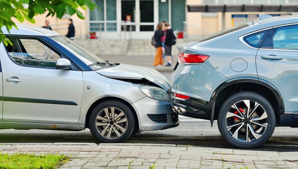 Najechanie samochodu na samochód