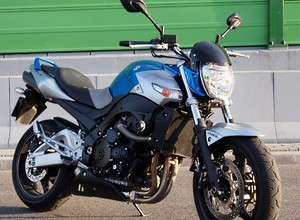 Suzuki GSR: pogromca miasta