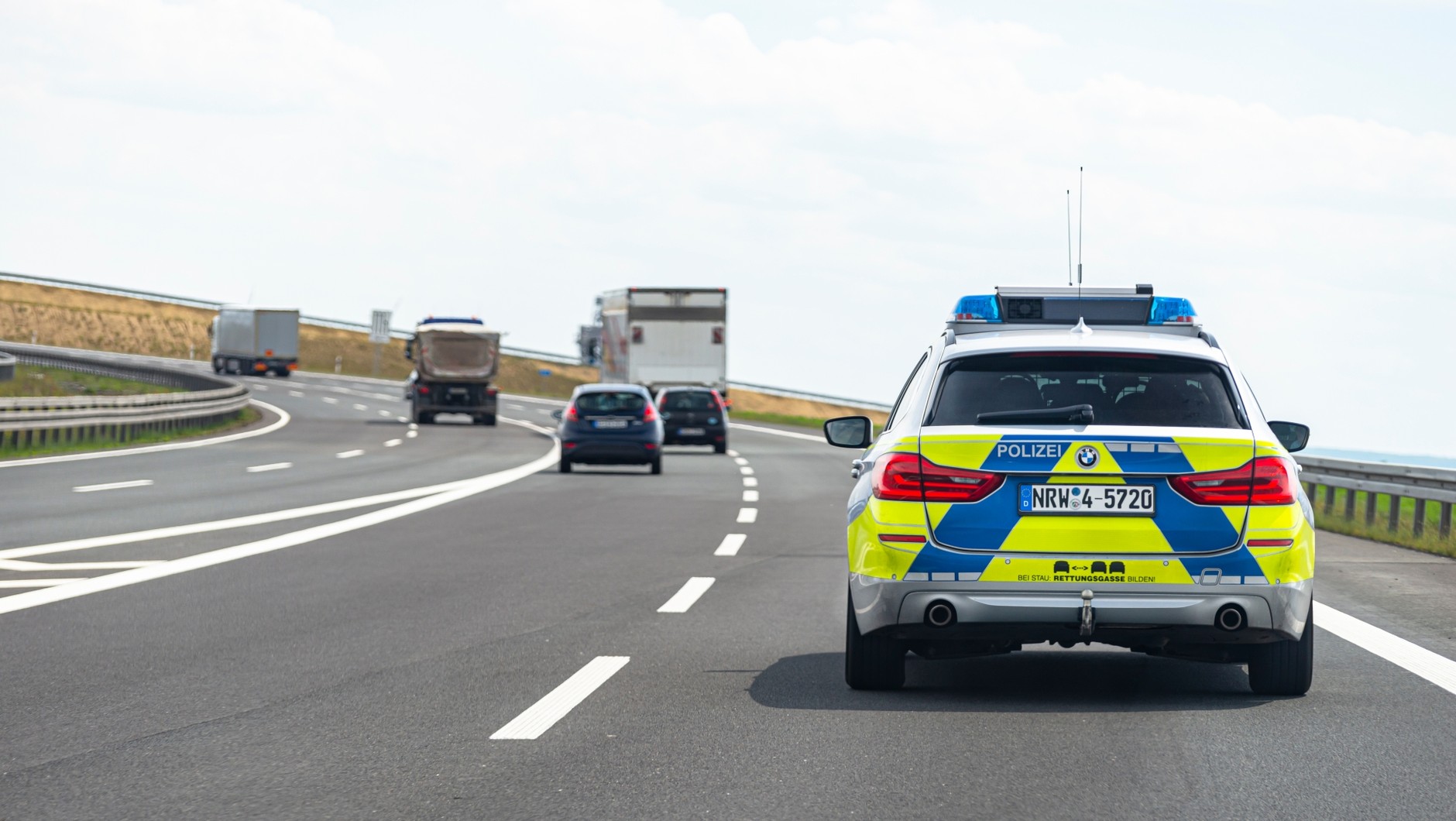 Niemiecka policja. Patrol na autostradzie