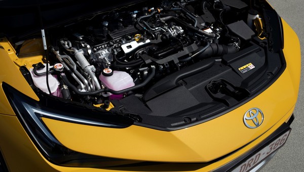 Druga Toyota z technologią geofencingu. Hybryda będzie jeszcze oszczędniejsza