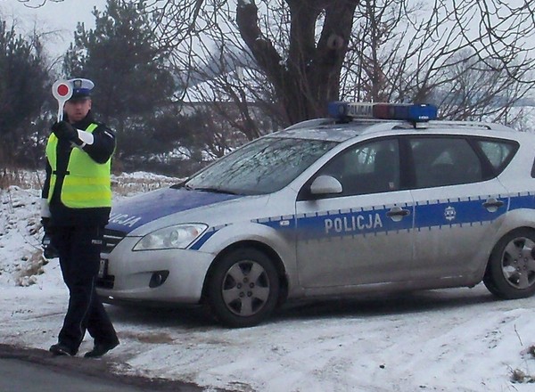 Mandat do pięciu tys. zł. Spadł śnieg, policja ruszyła więc z nową akcją