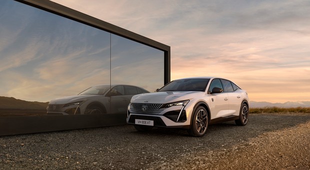 Peugeot rozpoczyna sprzedaż E-408 w Polsce. Na cenową okazję nie ma co liczyć