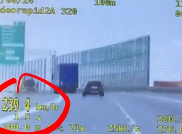 Kierowca BMW zbyt dosłownie zrozumiał, że droga jest ekspresowa