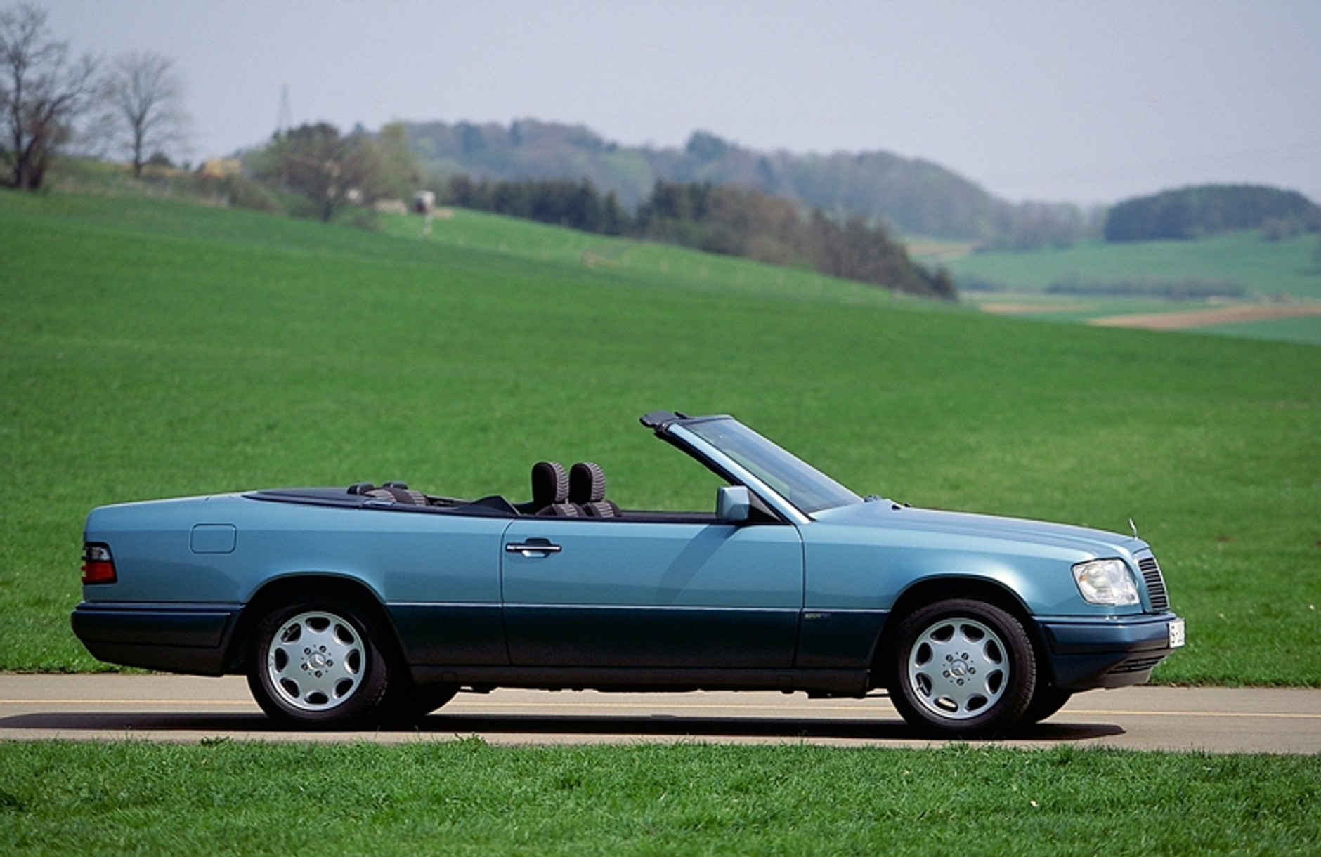 Mercedes W124 Cabrio – z pięknem trzeba obcować