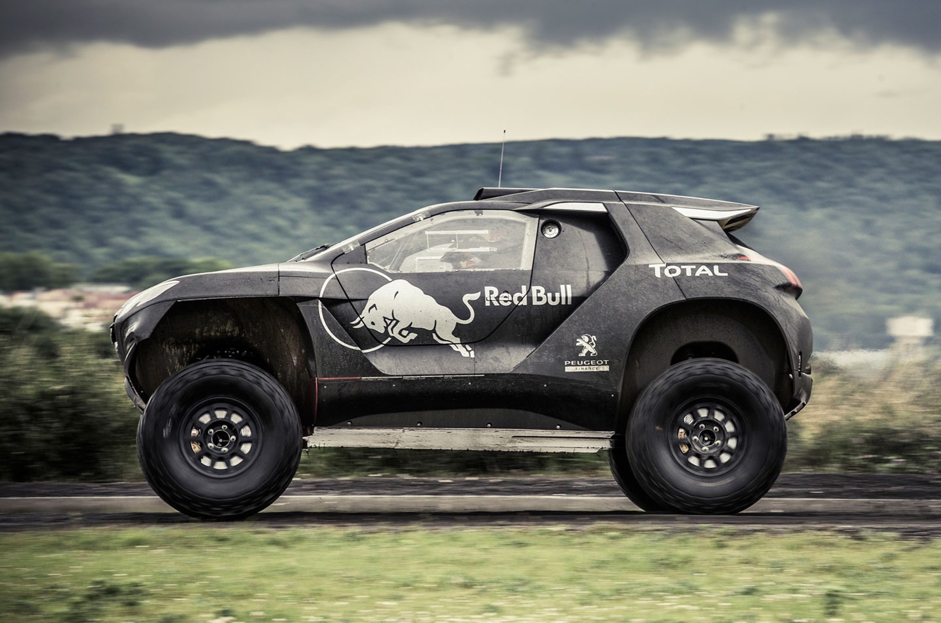 Peugeot 2008 DKR już testuje