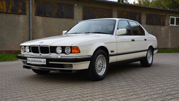 To BMW stało 23 lata w salonie i jest jak nowe