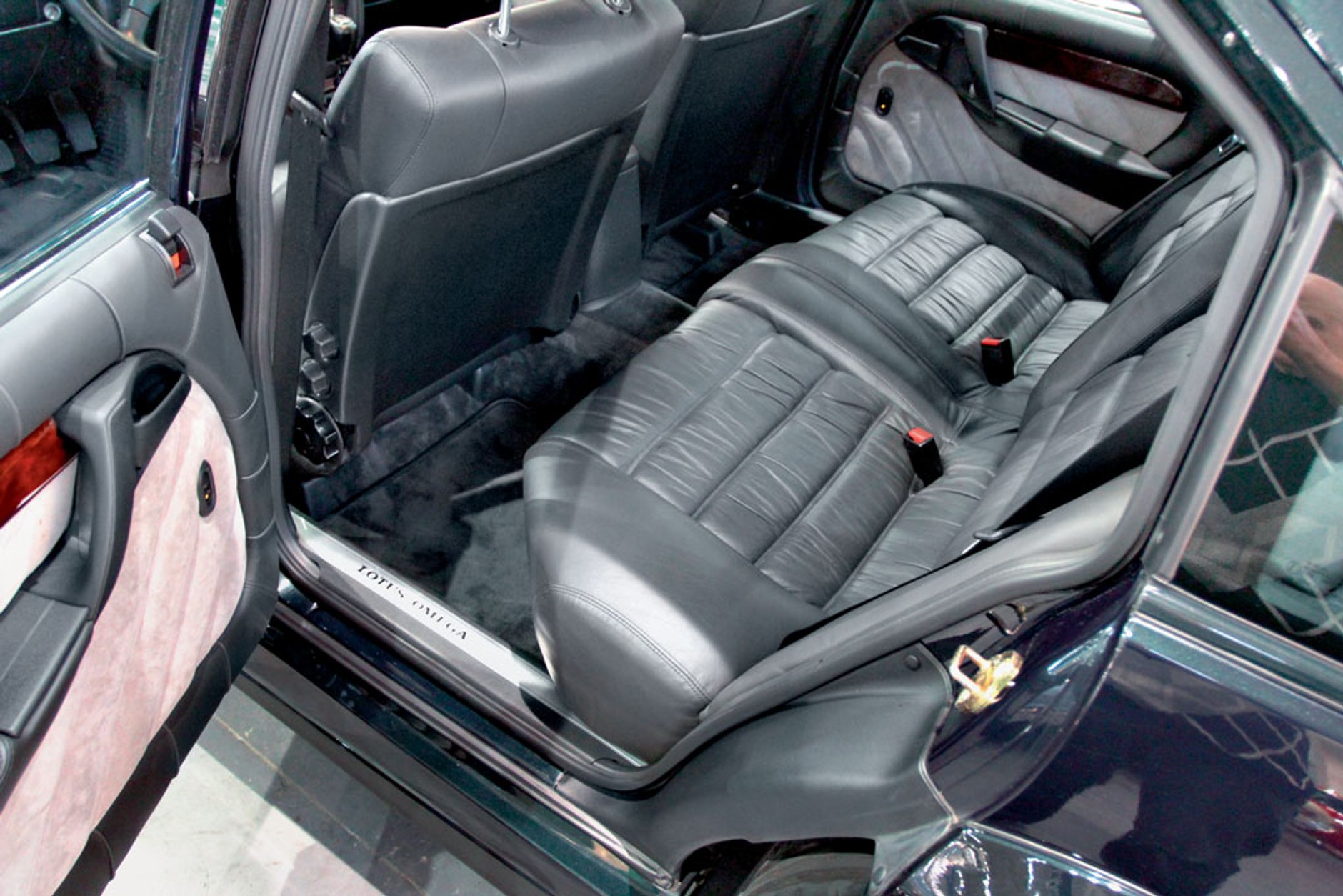 Lotus Omega - Opel z brytyjską duszą