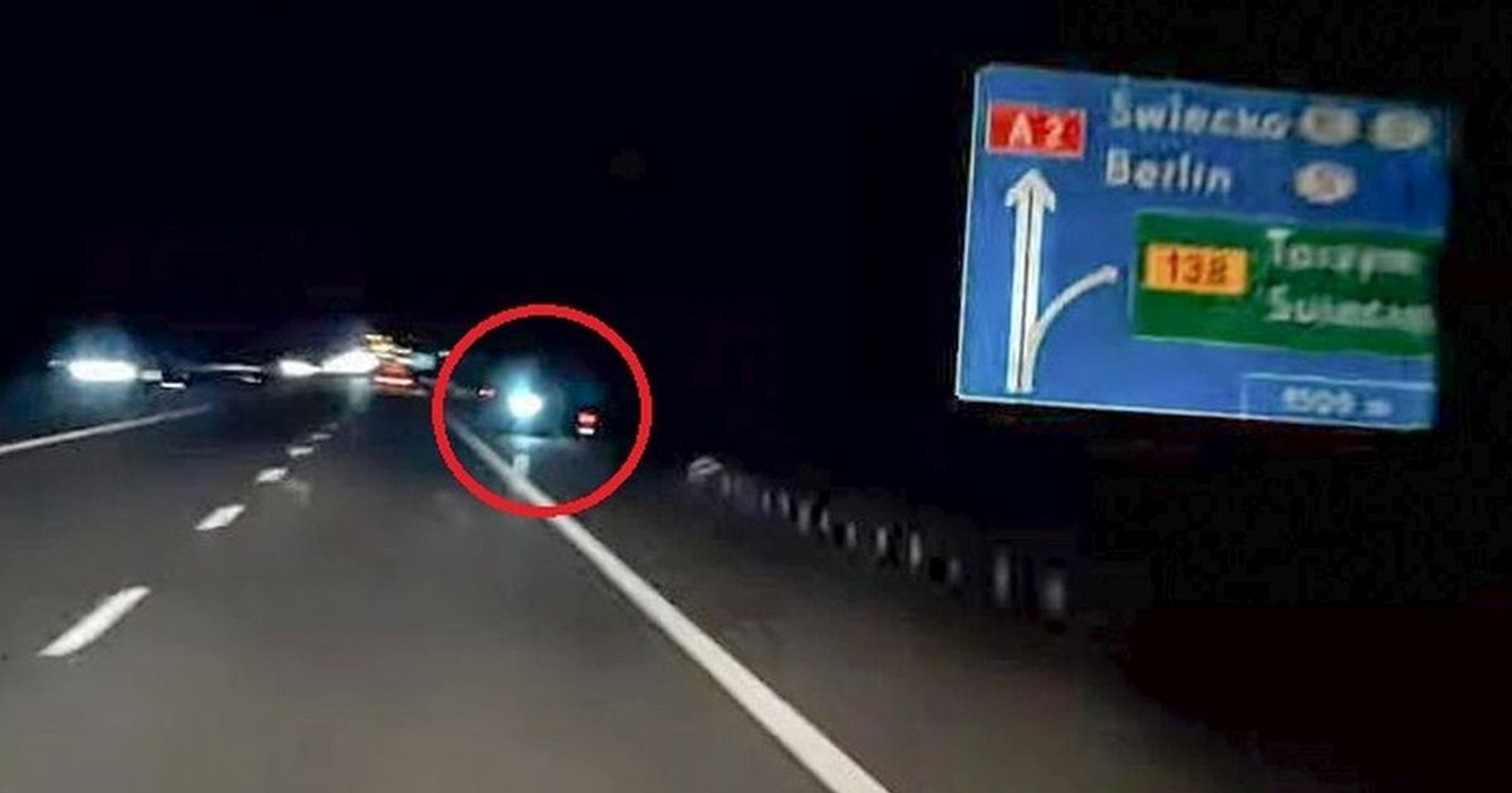 Jechał hulajnogą pod prąd na autostradzie