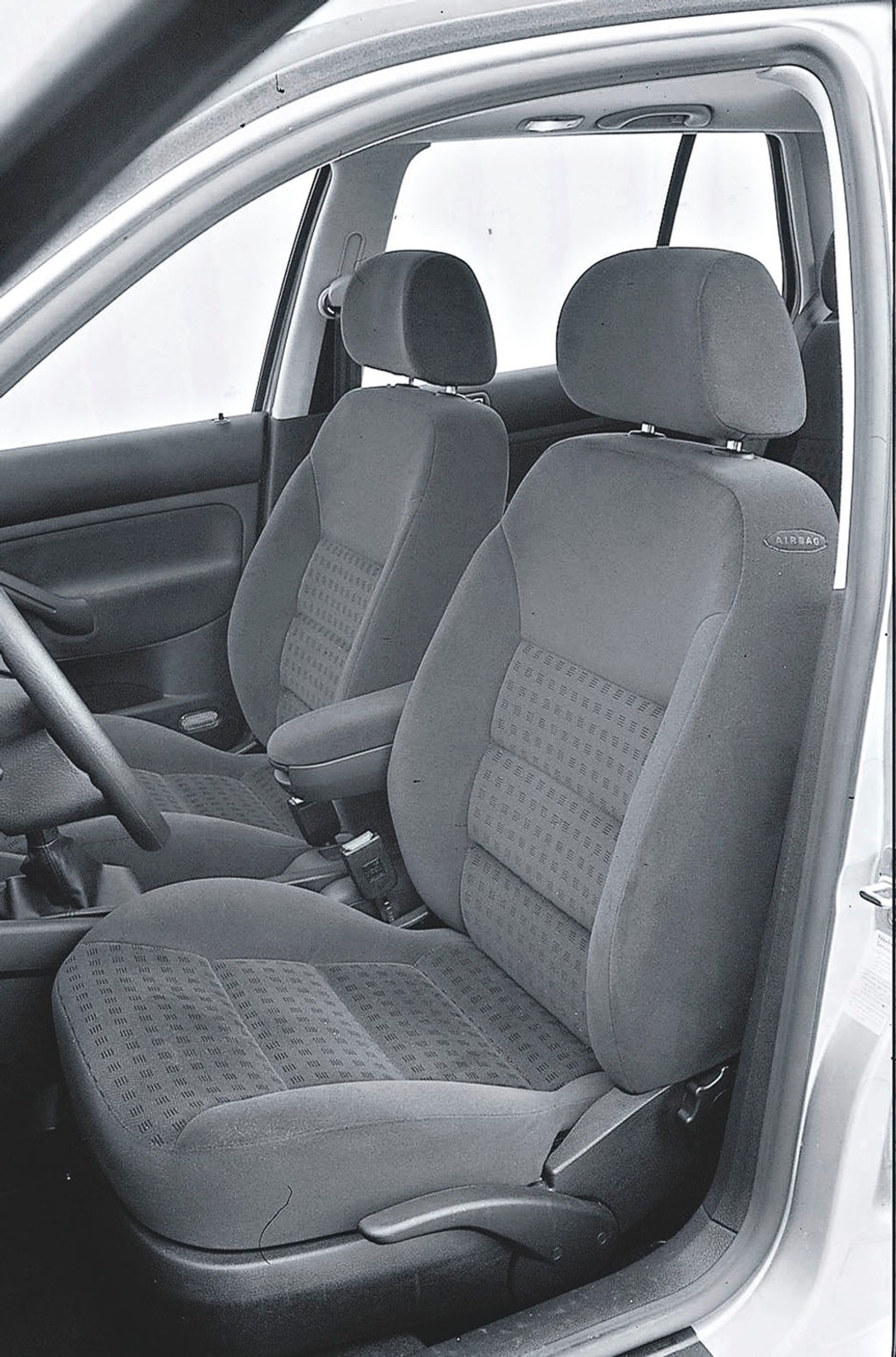 Jak usunać z auta stuki o trzaski