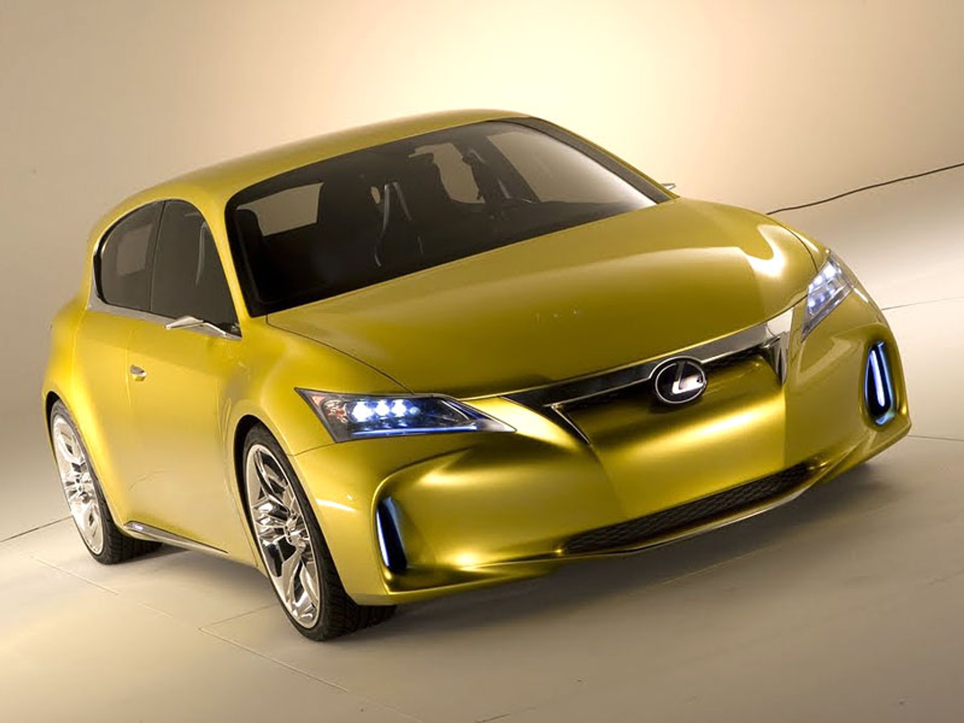 Lexus LF-Ch - lexusowy kompakt