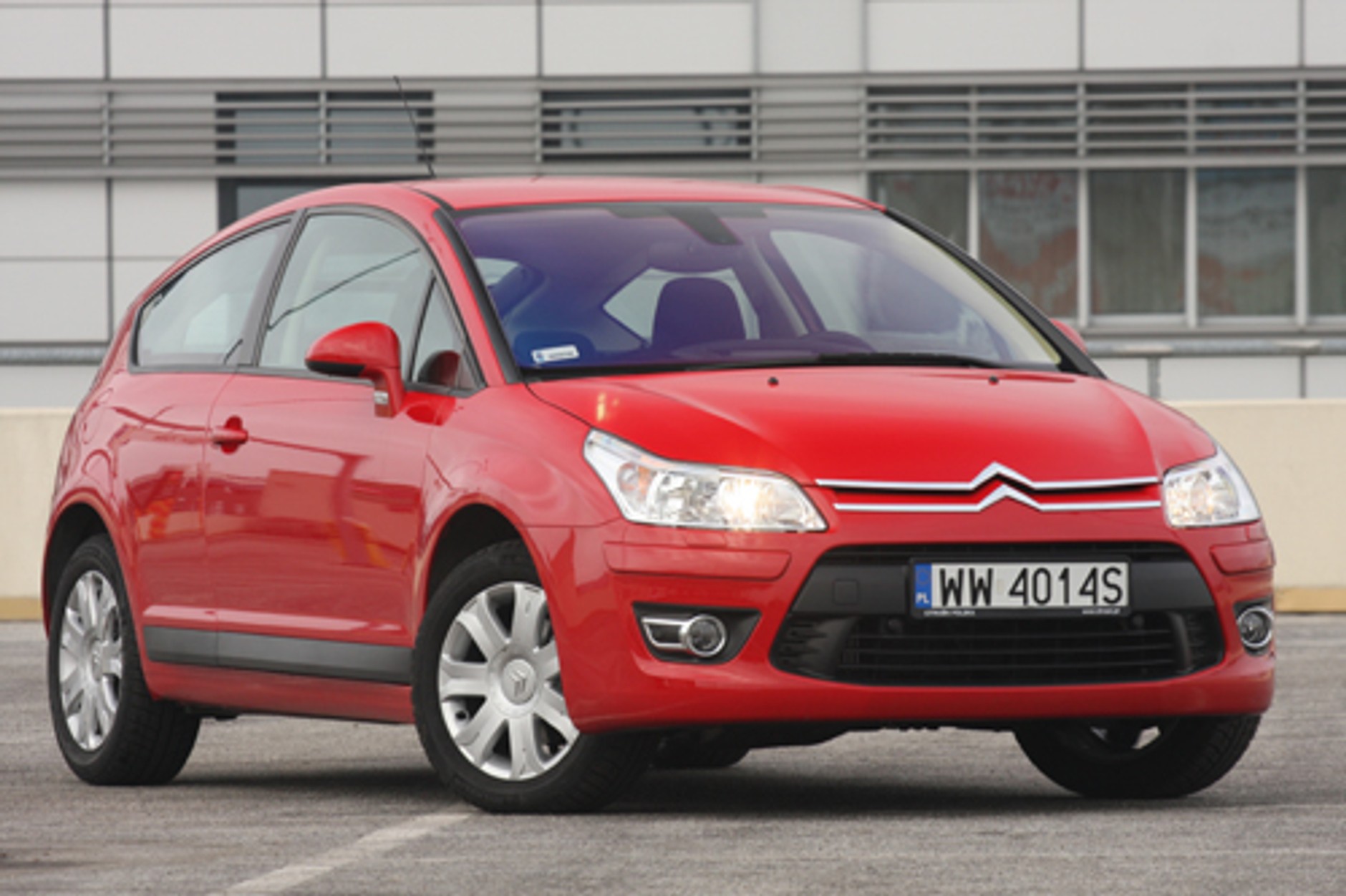 Citroen C4 1.6 THP - Dobrze wygląda i jeszcze lepiej jeździ