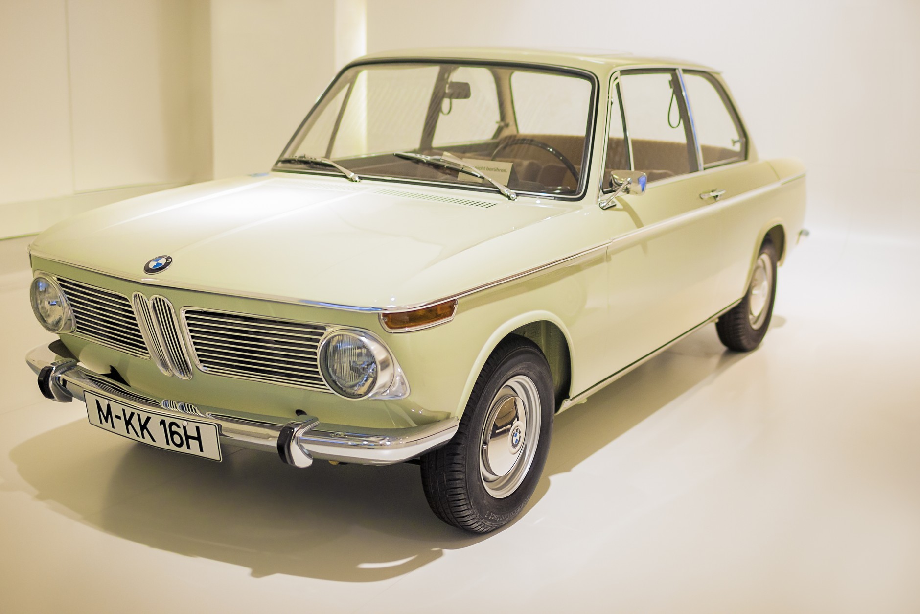 BMW 1600. Podobnym autem podróżował Bogumił Kobiela. (Zdjęcie ilustracyjne)