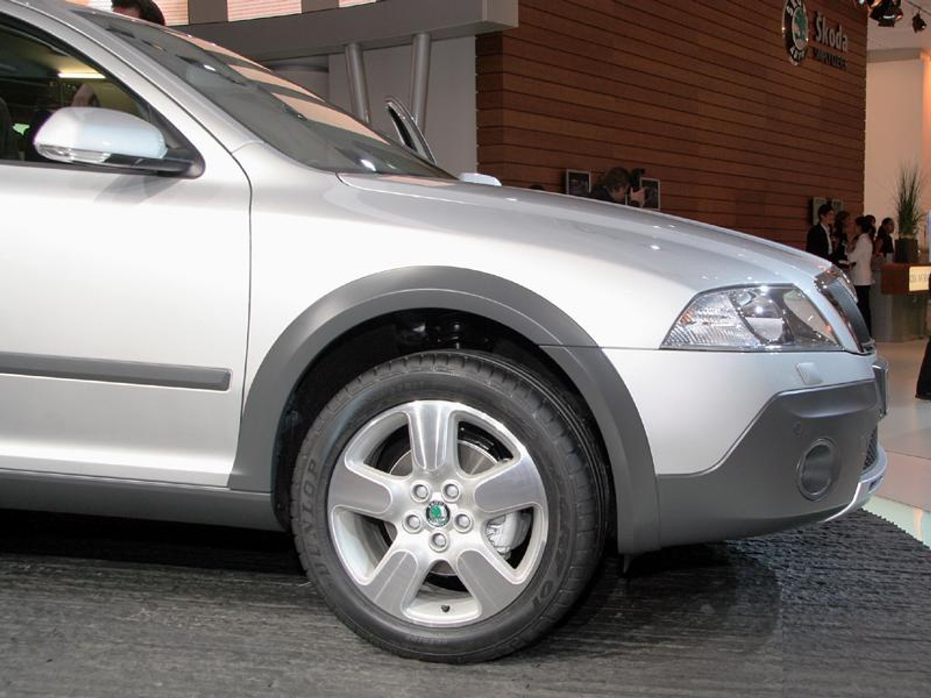 Paryż na żywo: fotogaleria z targów – Skoda Octavia Scout i Skoda Joyster