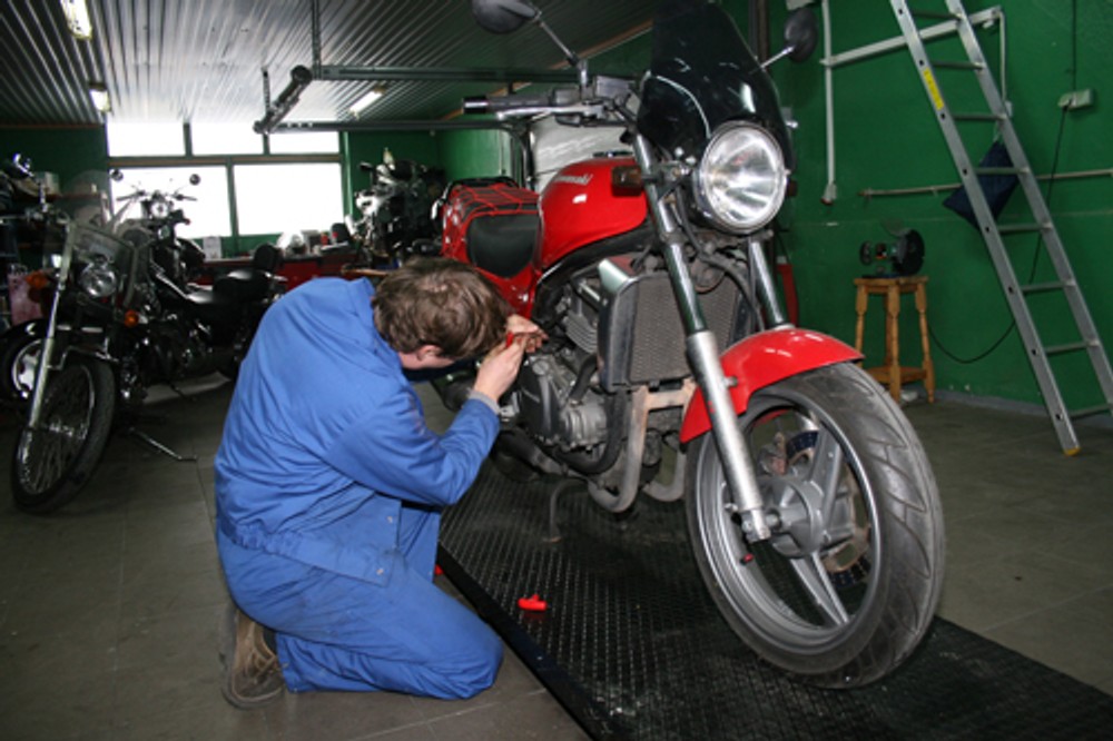 Przygotowanie motocykla do zimy  - Zanim nakryjesz płachtą