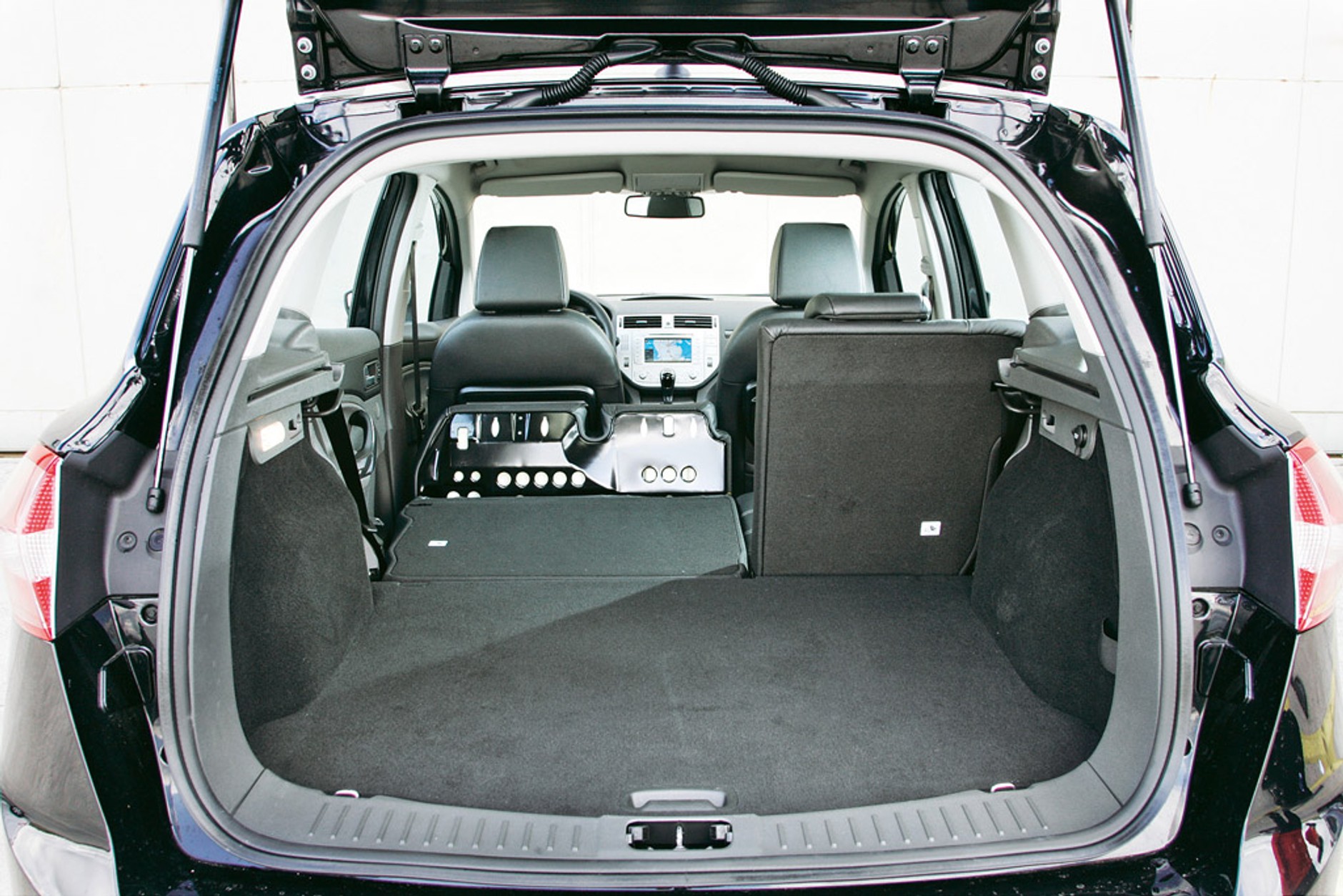 Bo miasto to też jest jakiś teren: Kia Sportage kontra Ford Kuga, Toyota RAV4 i VW Tiguan