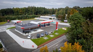 Lotos zmienia barwy. Pierwsze stacje już z logo Orlenu