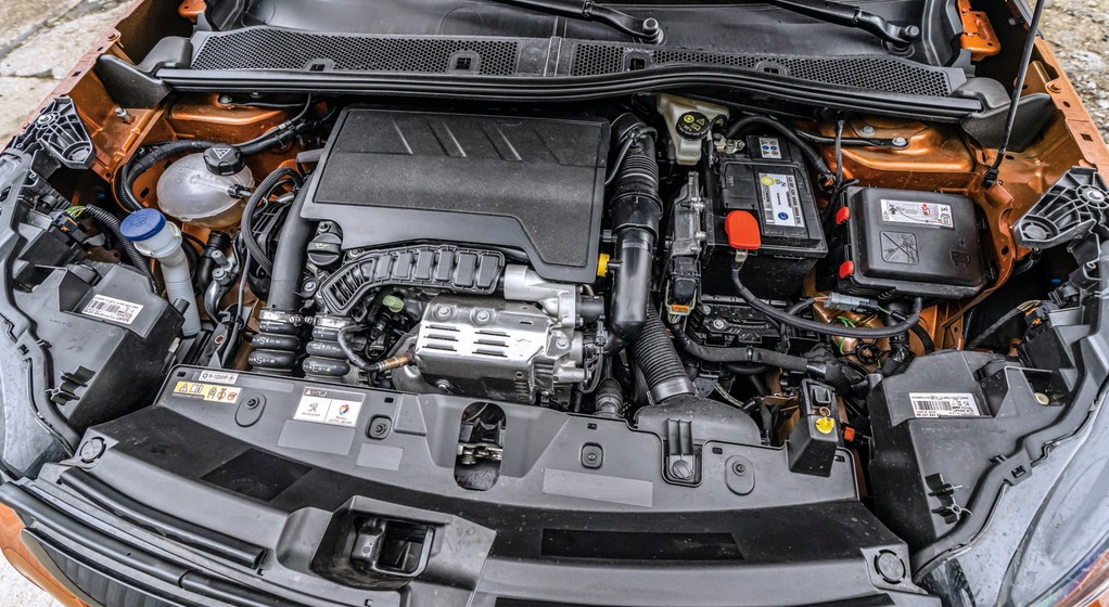 Peugeot 2008 1.2 PureTech - silnik