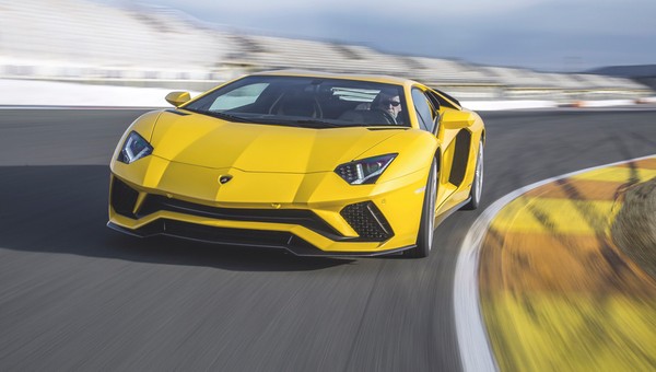 Lamborghini Aventador S: bardziej skrętne Lambo