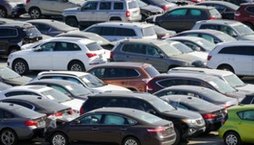 Auta sprowadzane z USA pochodzą najczęściej z aukcji i mają za sobą burzliwą przeszłość. Służby mogą ją łatwo sprawdzić
