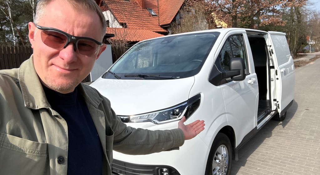 Oto Maxus e-Deliver 7, furgon o długości ponad 5,3 m. Jak jeździ? Wrażenń jest więcej niż za kierownicą osobówki