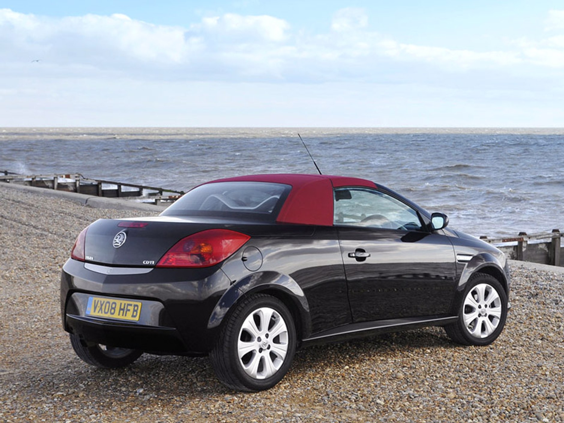 Vauxhall Tigra Sport Rouge: CC o wyglądzie kabrioletu