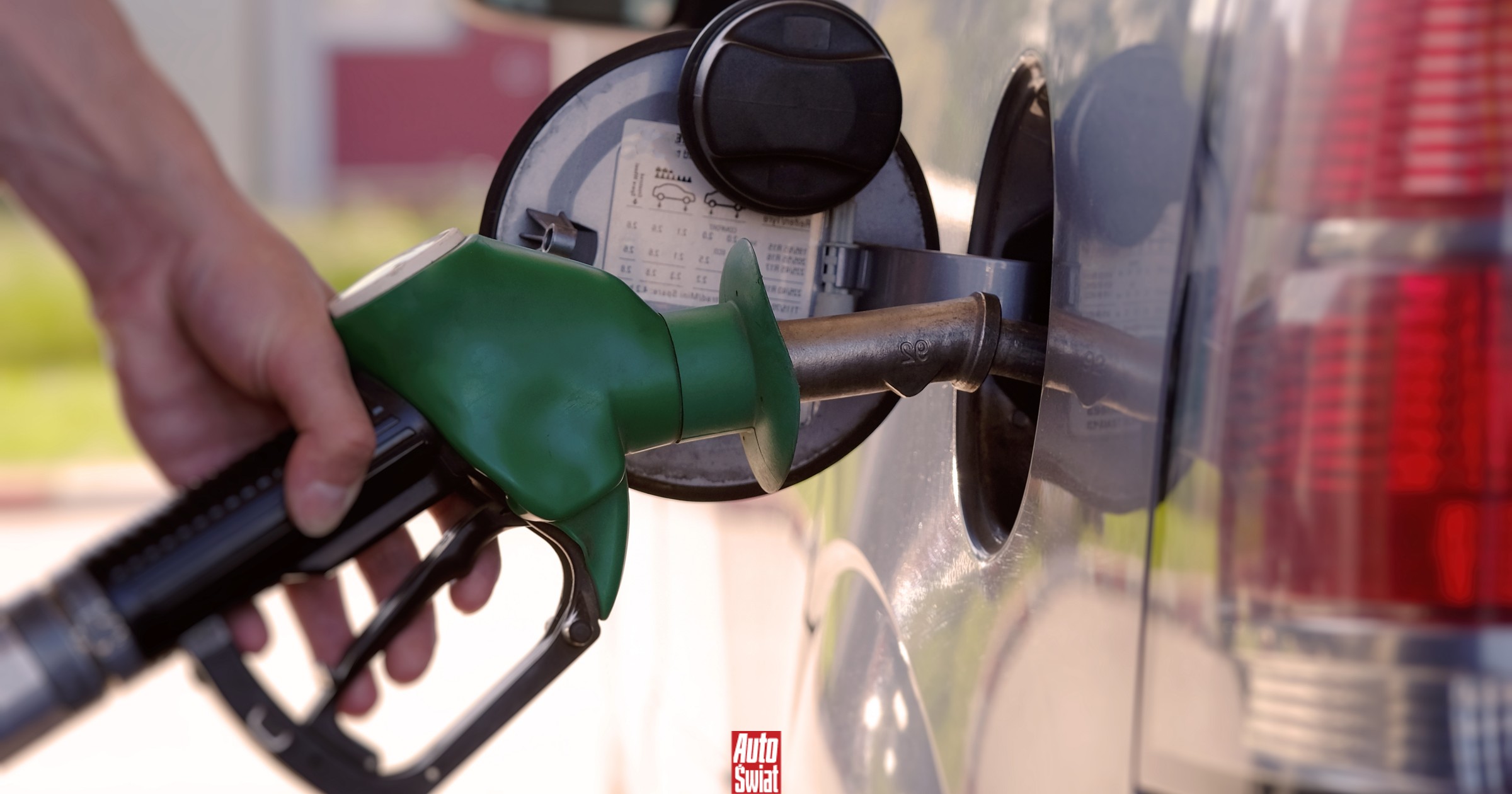 Ceny paliw wystrzelą od 1 stycznia 2026 r. Przez certyfikaty emisji benzyna zdrożeje o 80 gr/l, a diesel o 1 zł/l