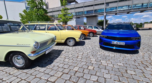 Jak jeździ nowe kompaktowe kombi Opla? Oto Astra Sports Tourer Plug-in Hybrid