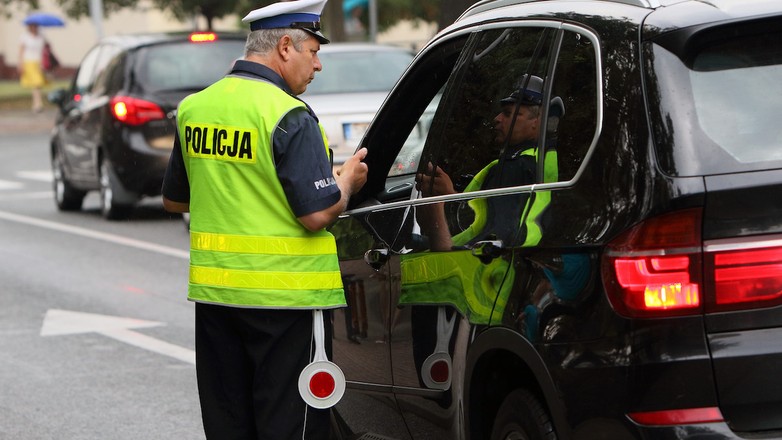 Mandat za wykroczenie drogowe