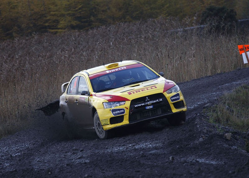 Rajd Wielkiej Brytanii 2009: mistrz świata Loeb w akcji - fotogaleria Rallyworld©Willy Weyens