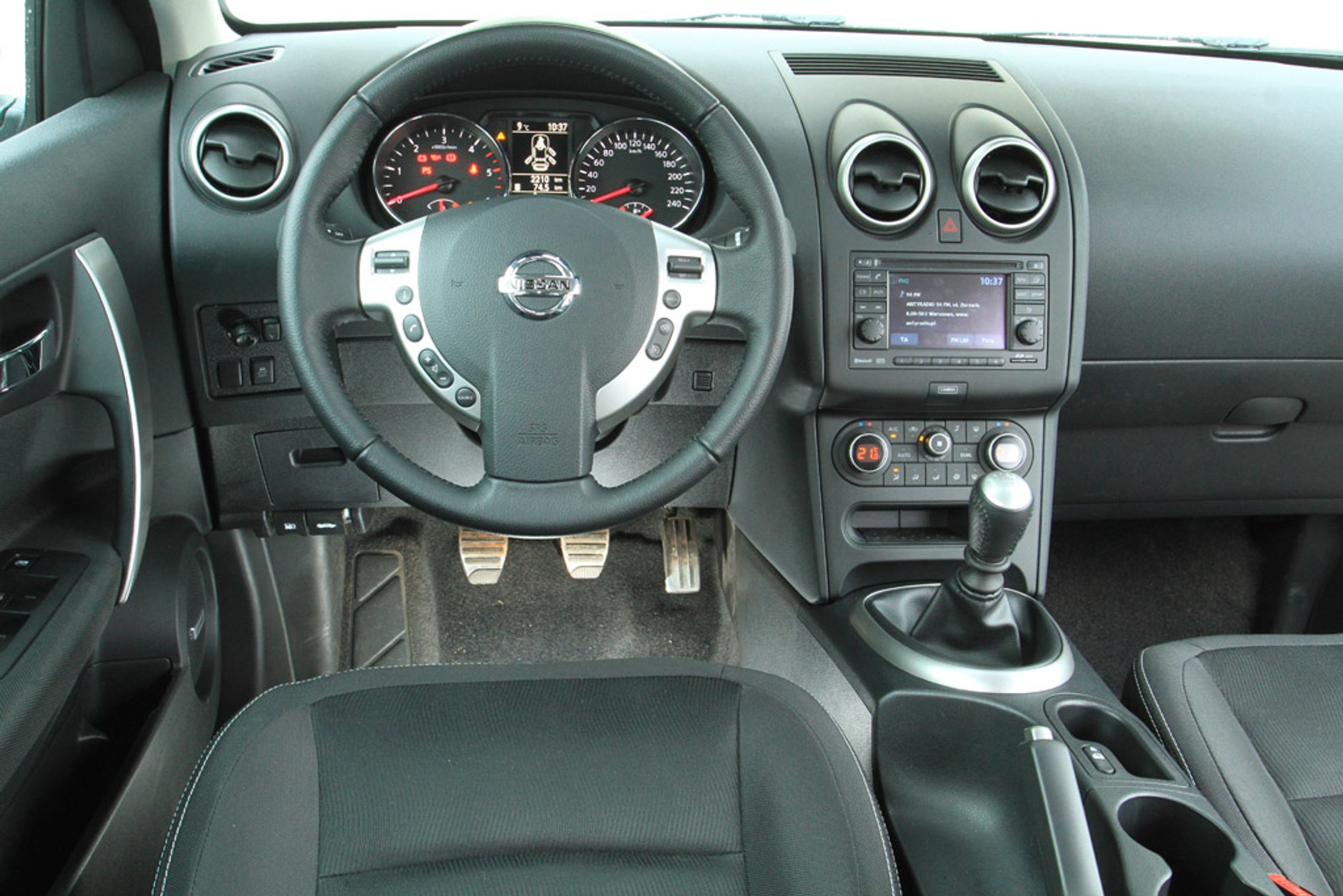 Nissan Qashqai: auto pod nadzorem kamer