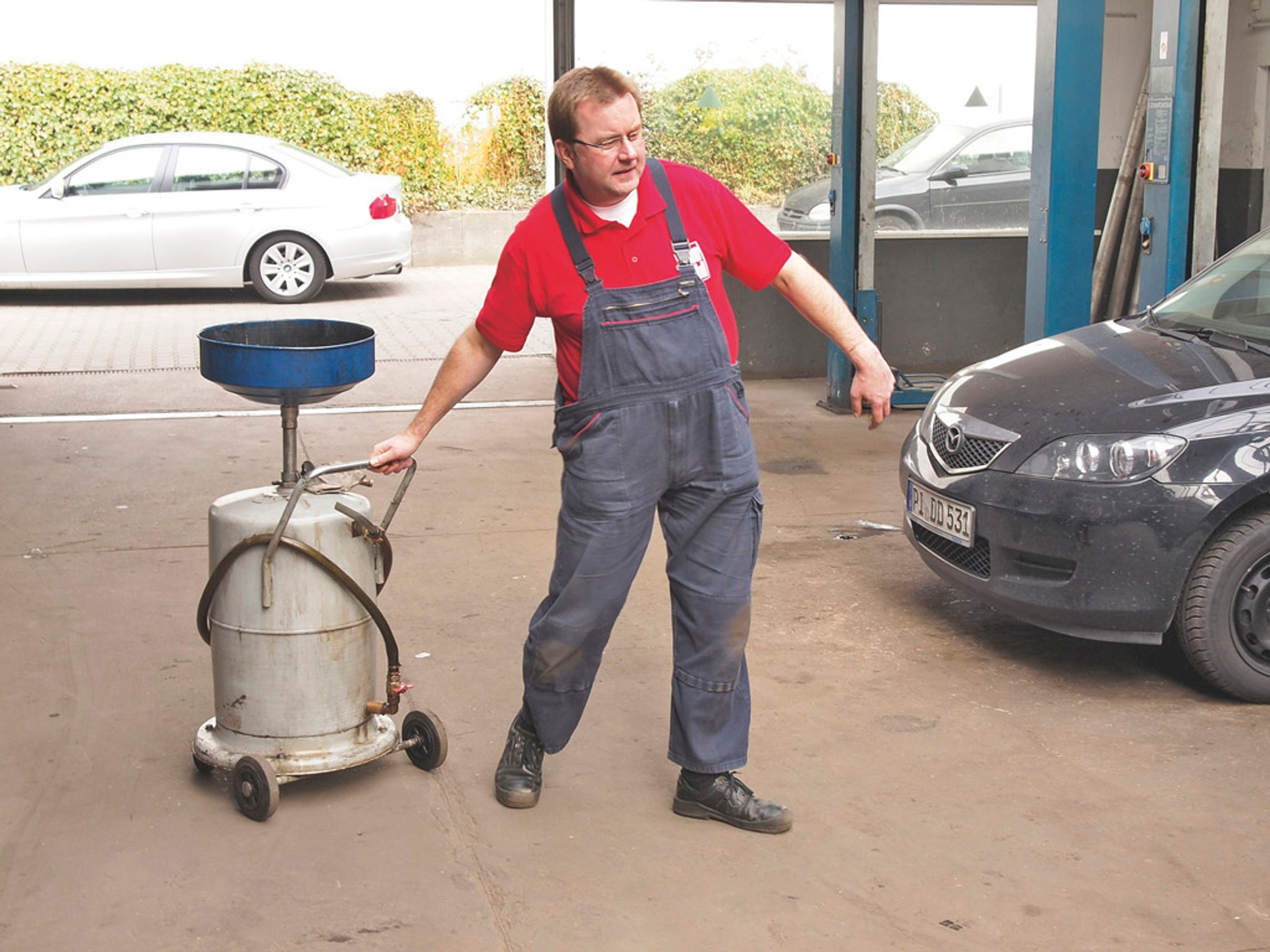 Przegląd auta w warsztacie samoobsługowym