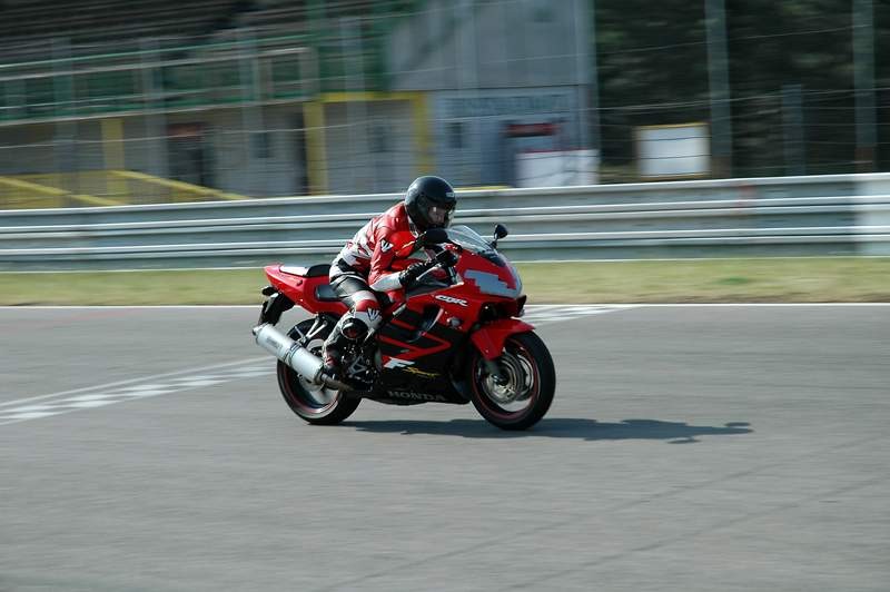 Supermoto Honda Days: nowy CBR600RR na torze